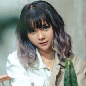 Sarah Viloid Gamer Cantik yang Juga Hobi Motoran, Ini Tipe Motornya!