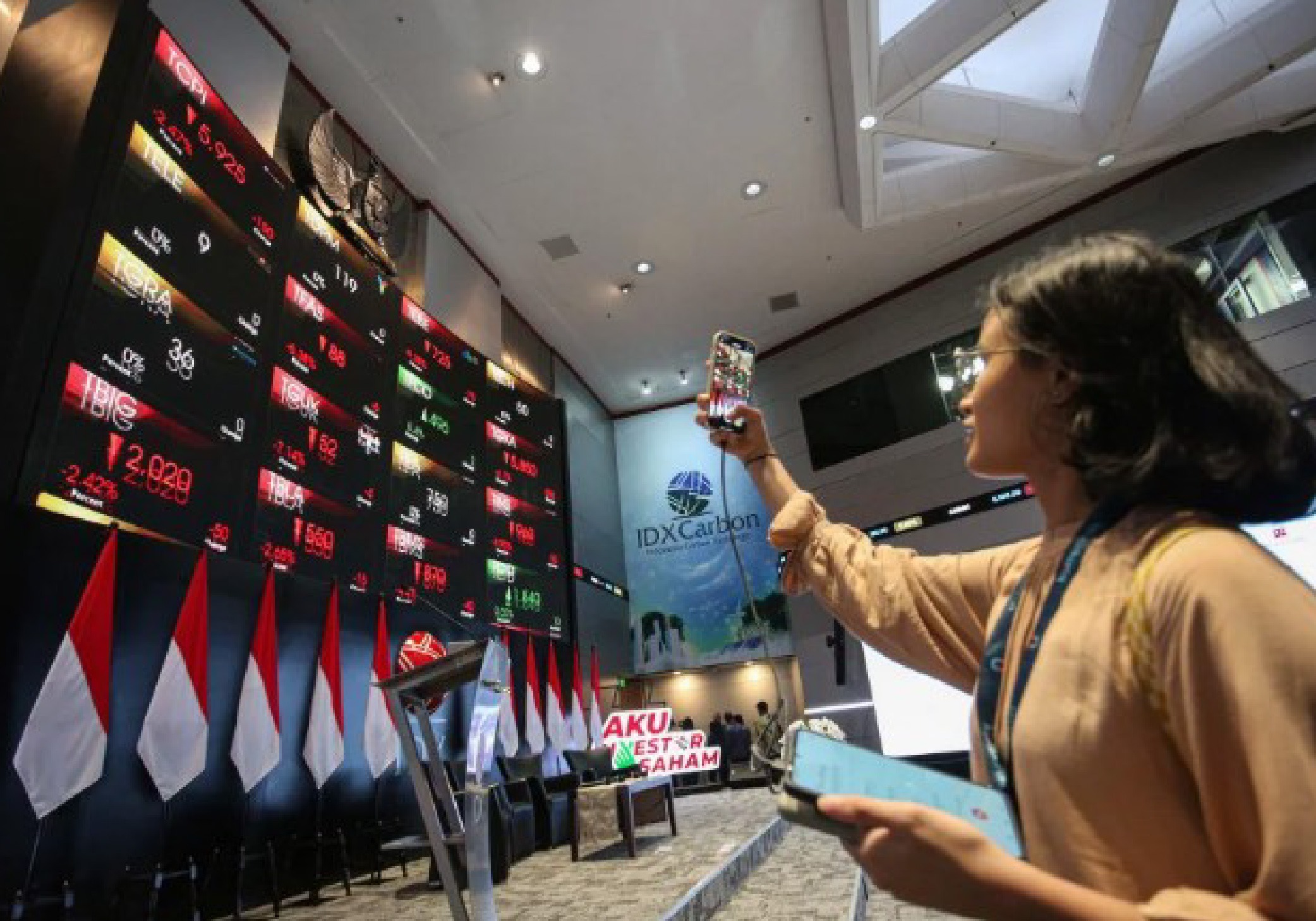 Saham BBCA Tertekan, Rp2,35 Triliun Modal Asing Menguap