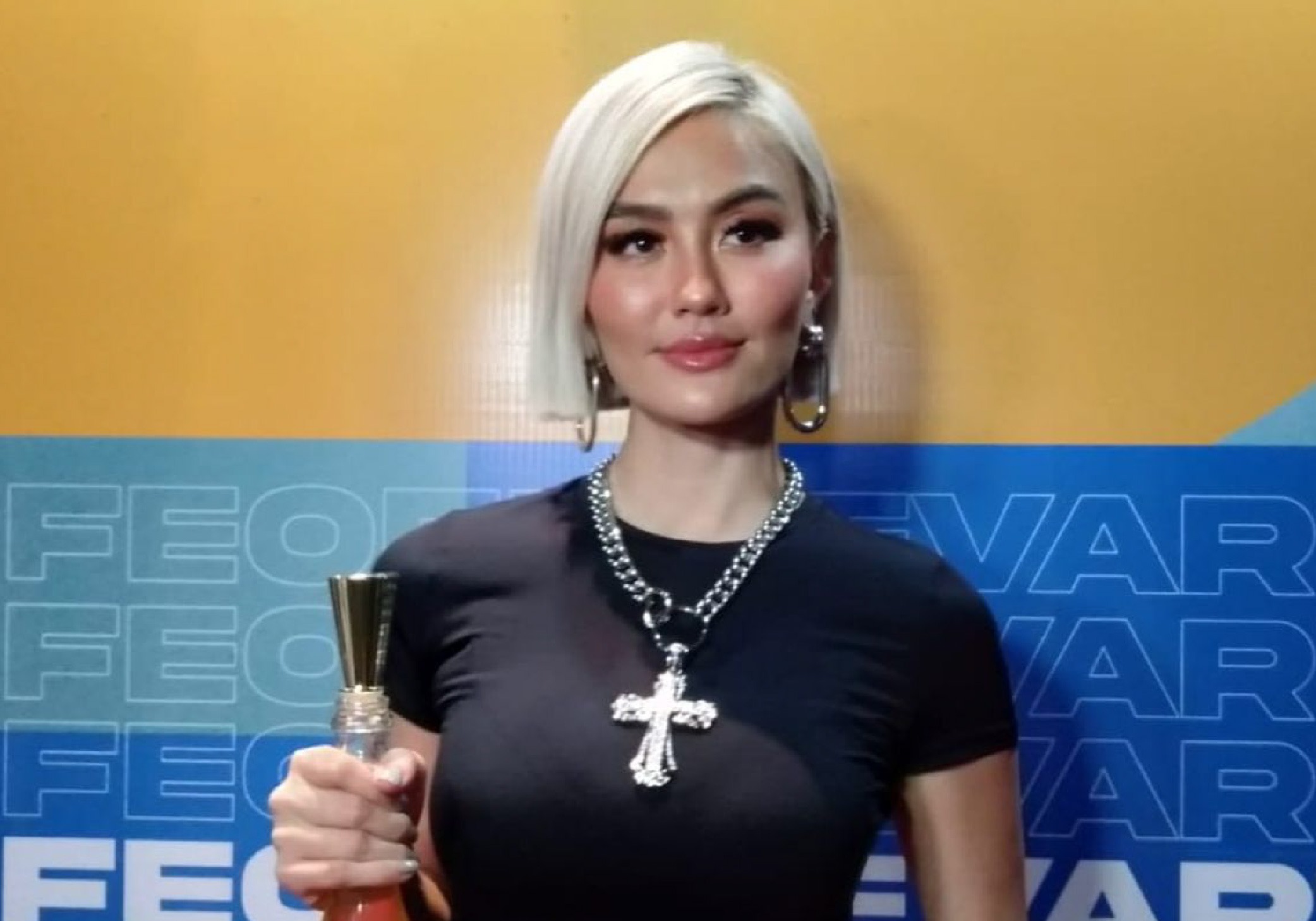 Agnez Mo dan Sepatu yang Tidak Sekadar Sepatu